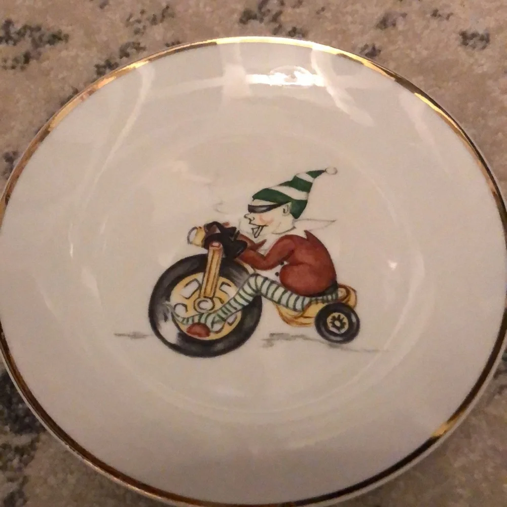Holiday Table Setting for 2 ( plates and drink ware)